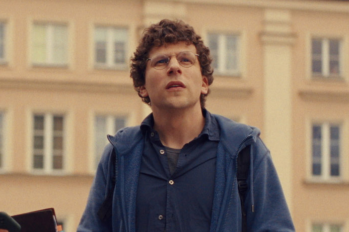 Will Sharpe and Jesse Eisenberg in A REAL PAIN. Photo Courtesy of Searchlight Pictures, © 2024 Searchlight Pictures All Rights Reserved.