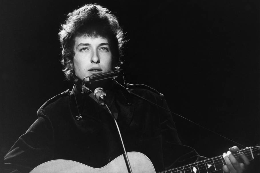 UNITED KINGDOM - JUNE 01:  BBC TV CENTRE  Photo of Bob DYLAN, performing on TV show  (Photo by Val Wilmer/Redferns)